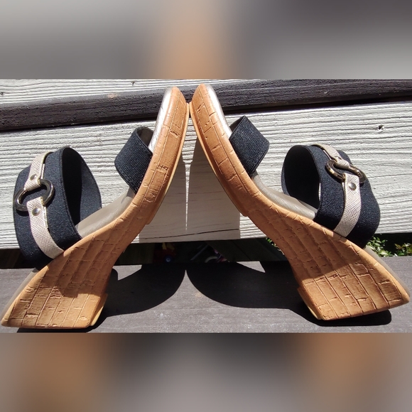 Gently Worn Italian Shoemakers Vivian Wedge Slides Sandals Size 7 Made in Italy - Picture 4 of 7